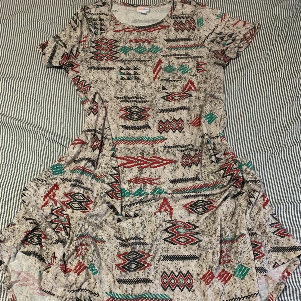 EUC Lularoe Tribal Carly L